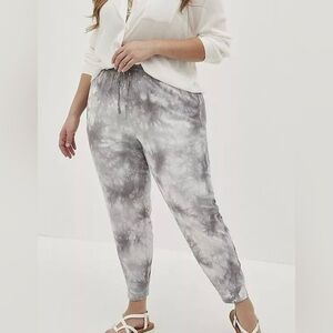 Torrid Relaxed Fit Jogger Challis Mid Rise Pant Tie Dye Gray size:1  Gray